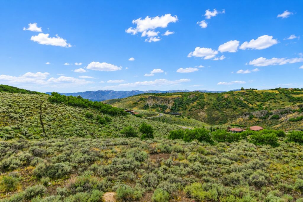 Panoramic mountain views from the 1.1-acre homesite at 2323 Nighthawk Circle in Promontory's Northgate Canyon neighborhood.