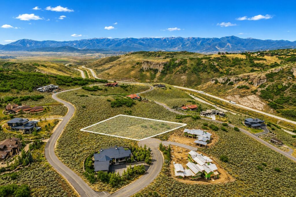 Mountain and rock formation views from the 2323 Nighthawk Circle homesite in Northgate Canyon at Promontory.