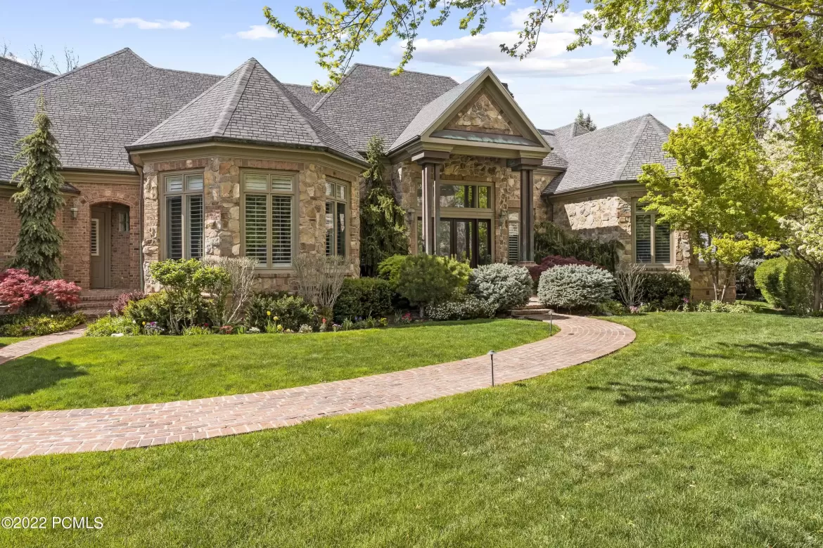 6372 Braxton Court, Salt Lake City, Utah 84121