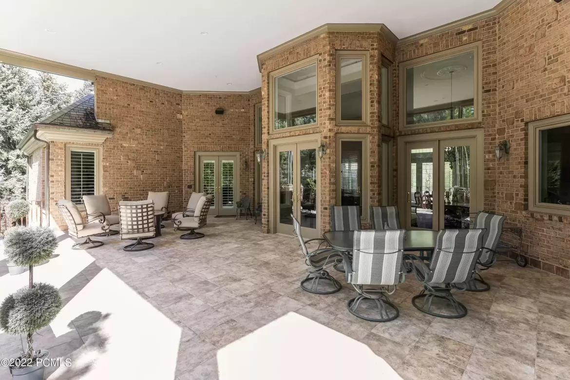 6372 Braxton Court, Salt Lake City, Utah 84121