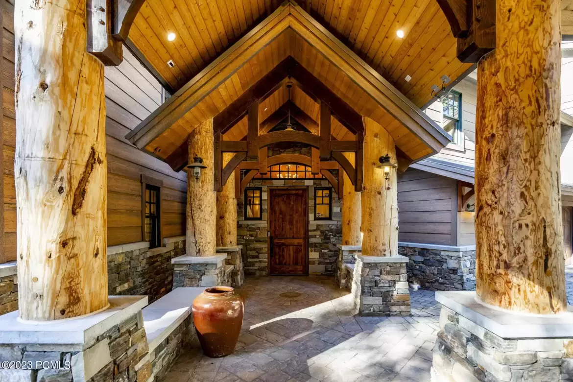 9221 Mile 23 Lane, Sundance, Utah 84604