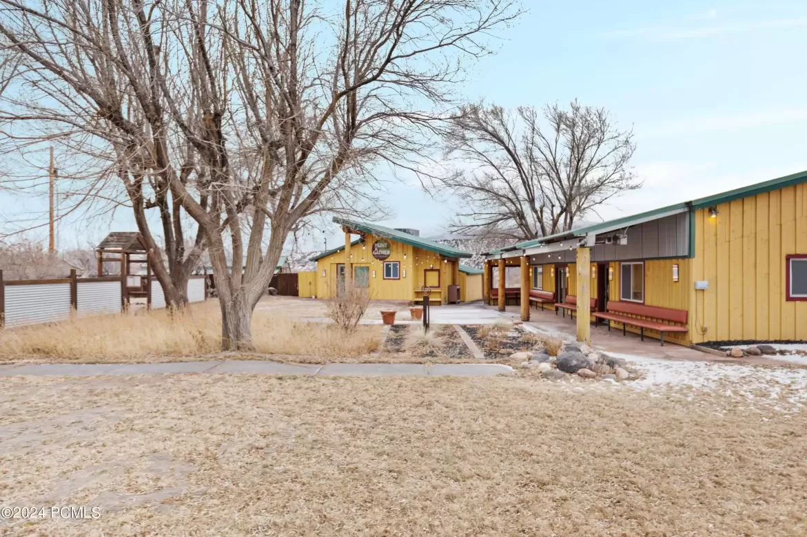 611 Sr 24, Torrey, Utah 84775