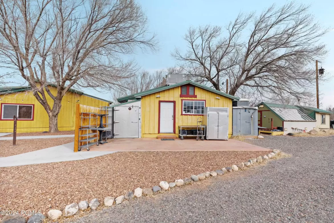 611 Sr 24, Torrey, Utah 84775