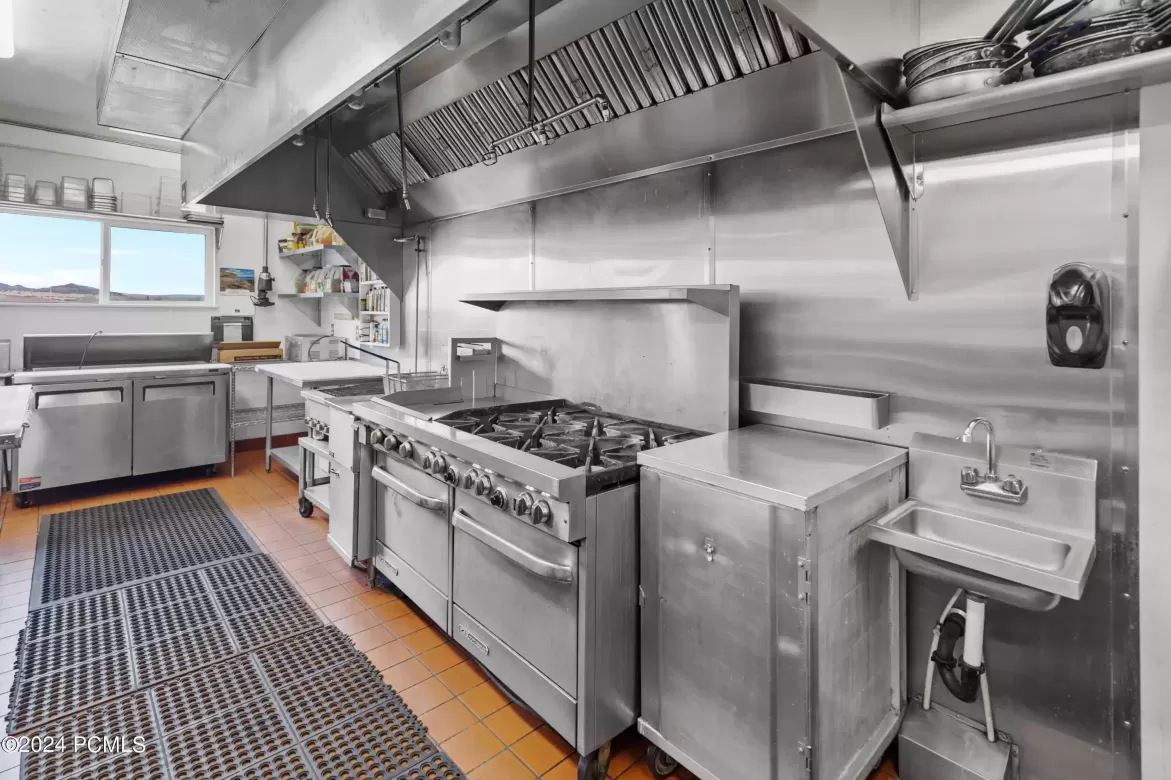 611 Sr 24, Torrey, Utah 84775